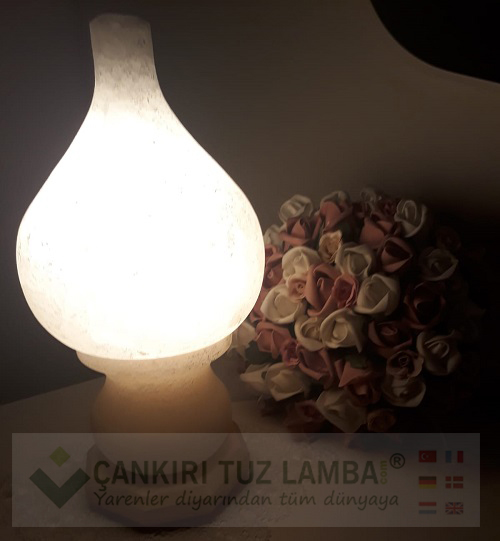 Abajur Tuz Lambası Gece Romantik Görünüm